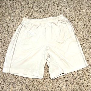 Lululemon White Medium Shorts - Mens